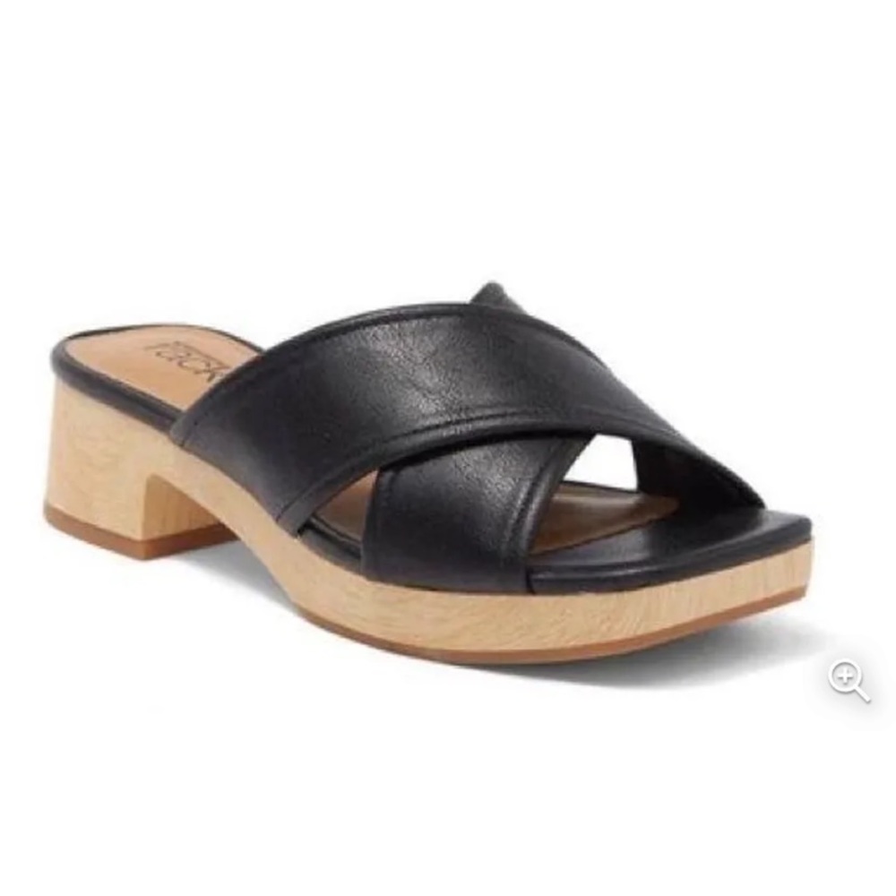 NORDSTROM Rack Size 11 UMA Slide Crisscross Sandals with wood block heel sole